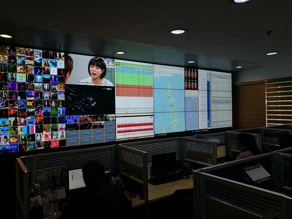 菲律宾第三大卫星运营商总部运营大厅（图）.jpg